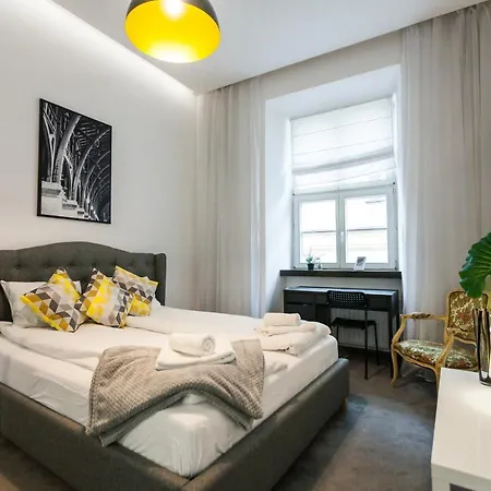 Vintage Tomasza Apartment *
